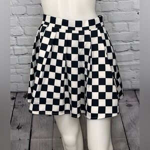 Small check skirt